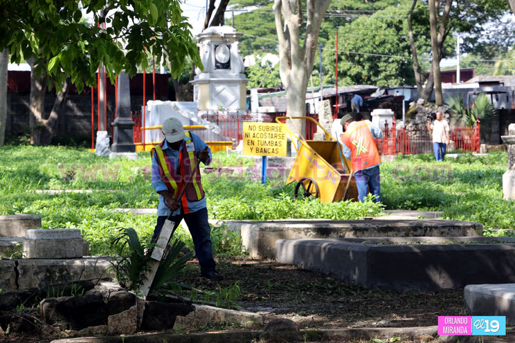 Alcaldía de Managua garantiza cuido y limpieza permanente en cementerios de la capital
